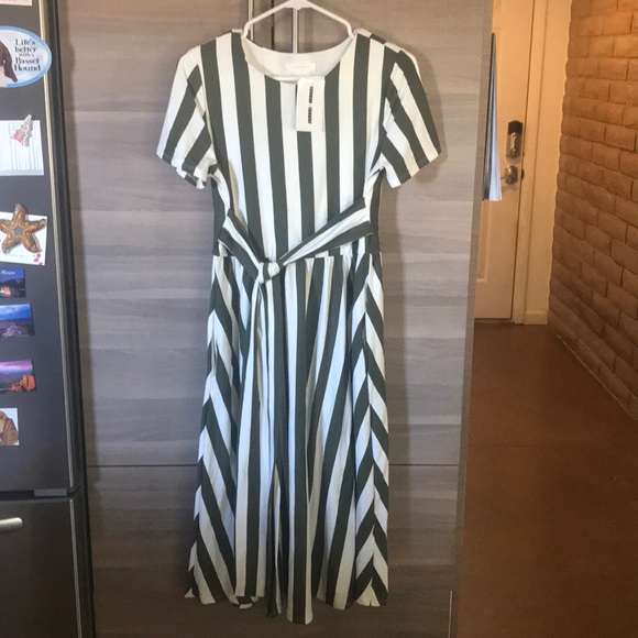 Royal & Reese Dresses & Skirts - CLOSET CLOSING!!! Sadie Dress- Medium NWT